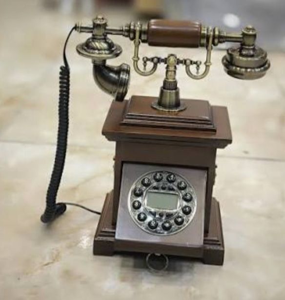 تلفن رو میزی چوبی